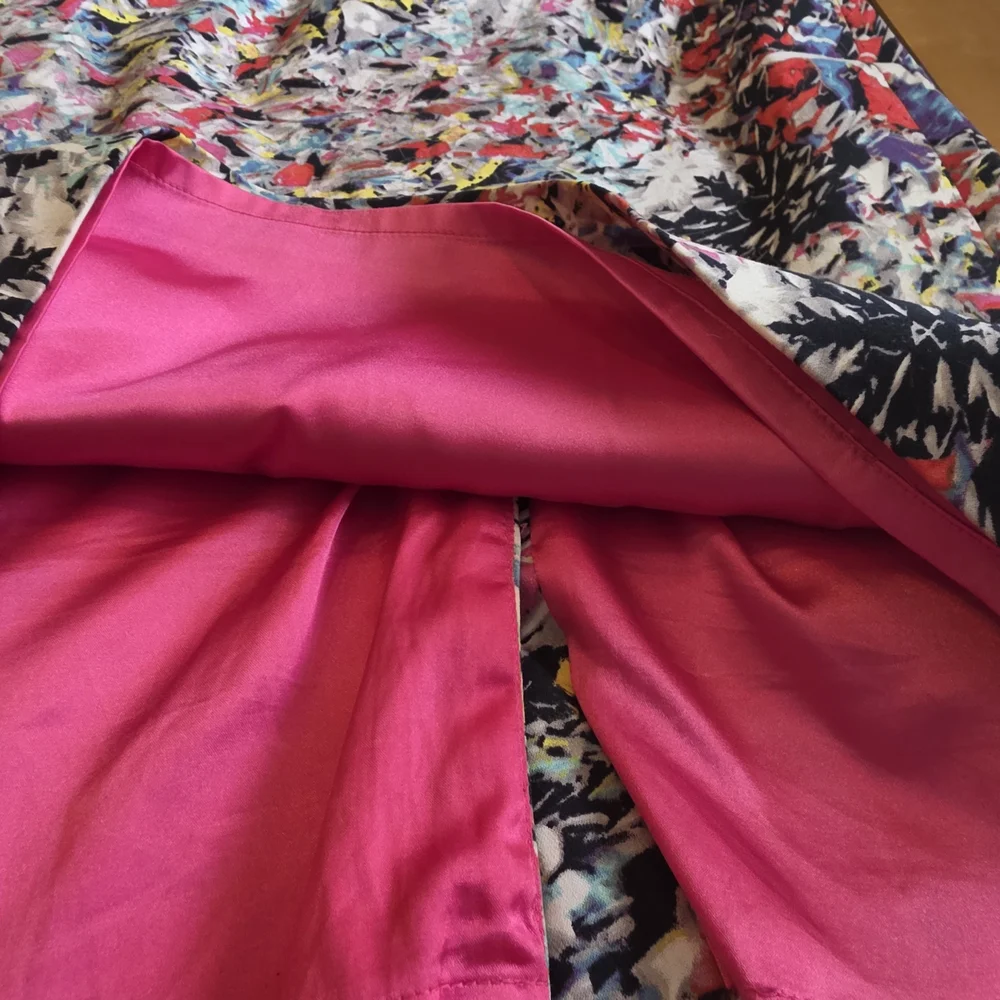 TAHARI Colorful Abstract Women's Skirt - Picture 4 of 6